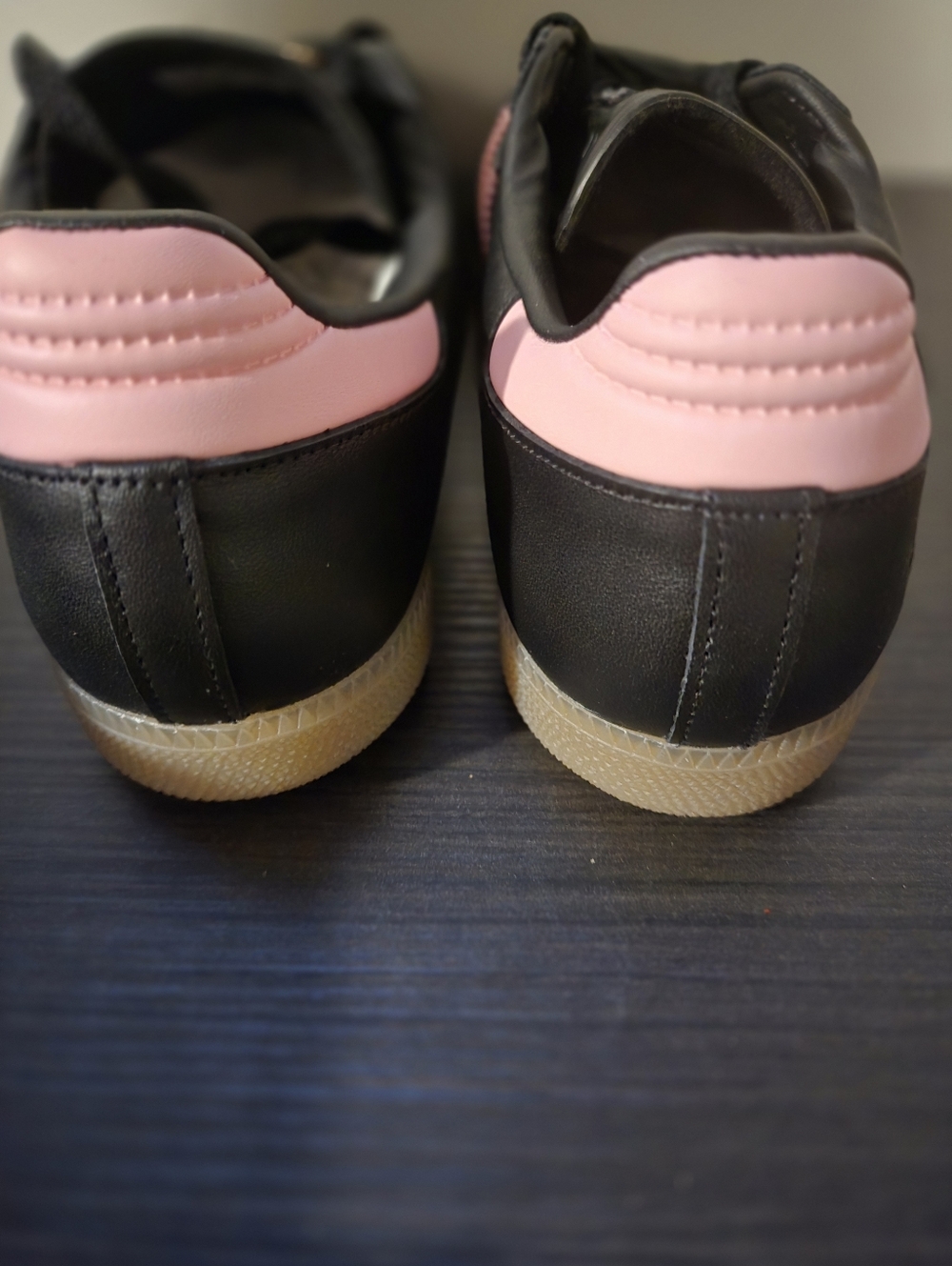 Adidas Mens Samba Messi Sneakers in Black/Pink Stripes NEW Size 11 Mens - Picture 5 of 8